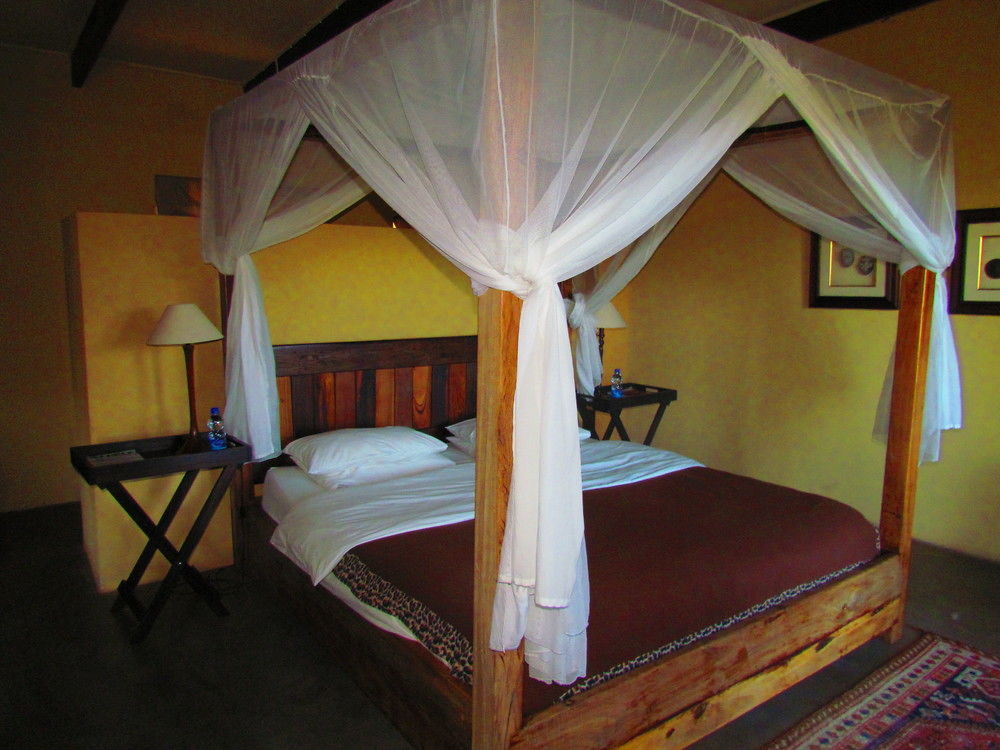 Plettenberg Bay Game Reserve: The Baroness Safari Lodge Exterior foto