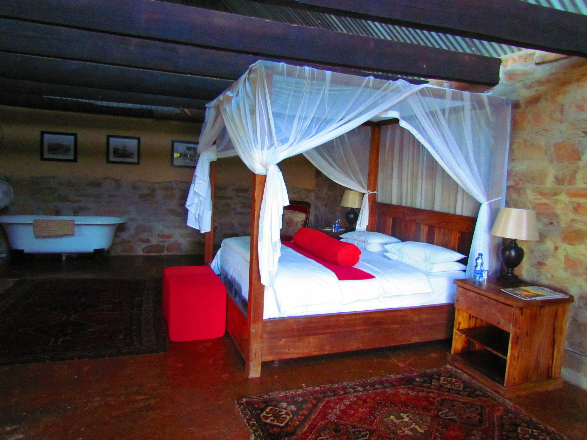 Plettenberg Bay Game Reserve: The Baroness Safari Lodge Exterior foto